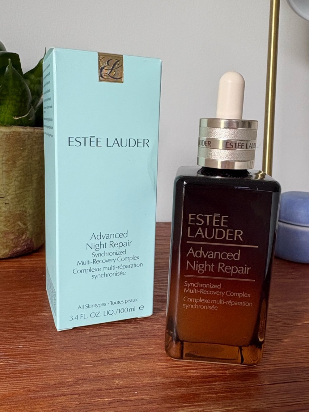 Estée Lauder Advanced Night Repair Serum - Synchronized Multi-Recovery Complex.